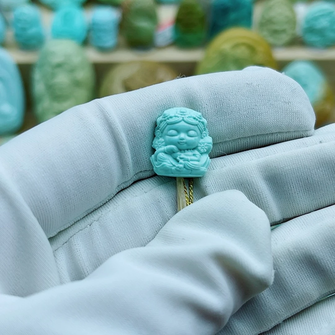 绿松石未镶嵌珠宝奇石