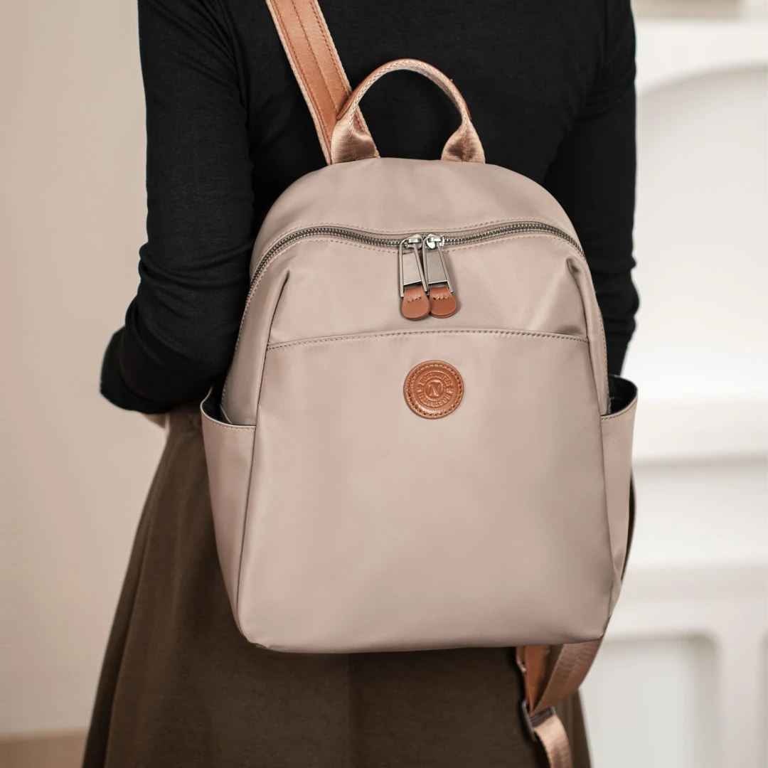 新款时尚双肩包配头层牛皮通勤大容量百搭轻便女士背包BL625241ZB