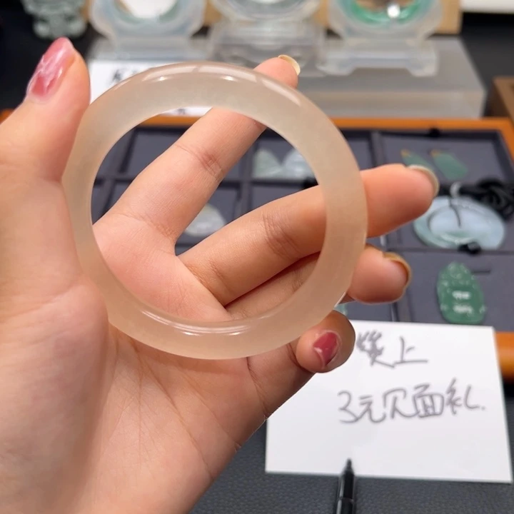 *****翡翠未镶嵌颈饰手镯