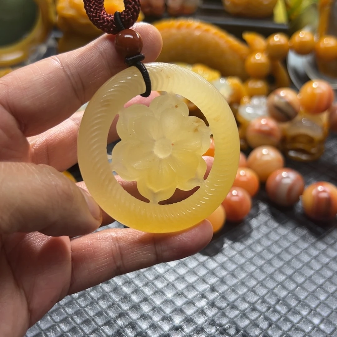 石英质玉未镶嵌颈饰