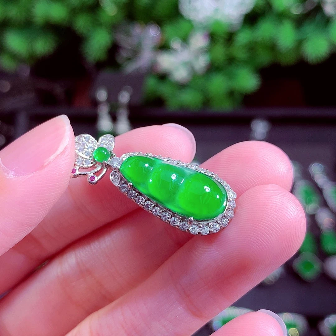 颈饰未镶嵌翡翠天然