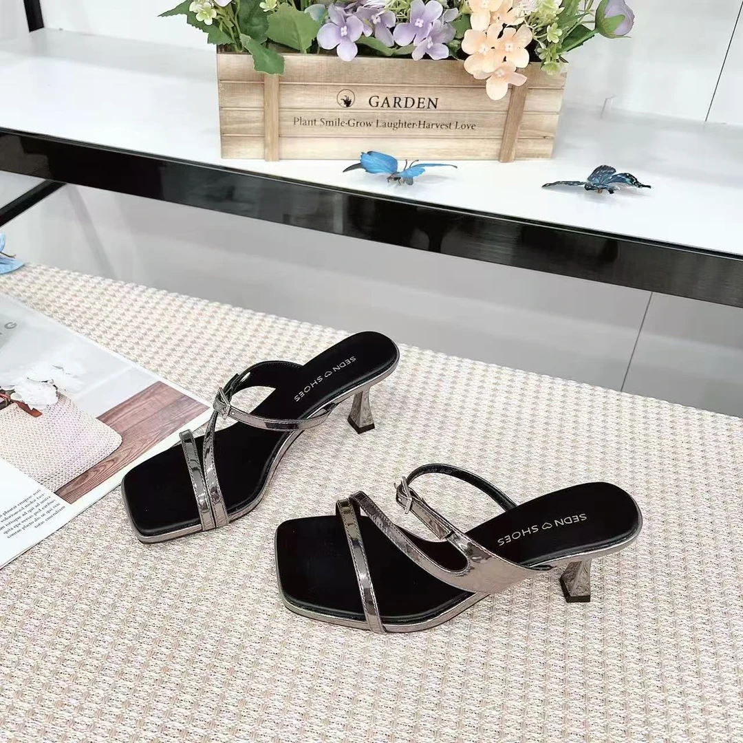 56161   新款法式时尚气质细跟凉拖鞋