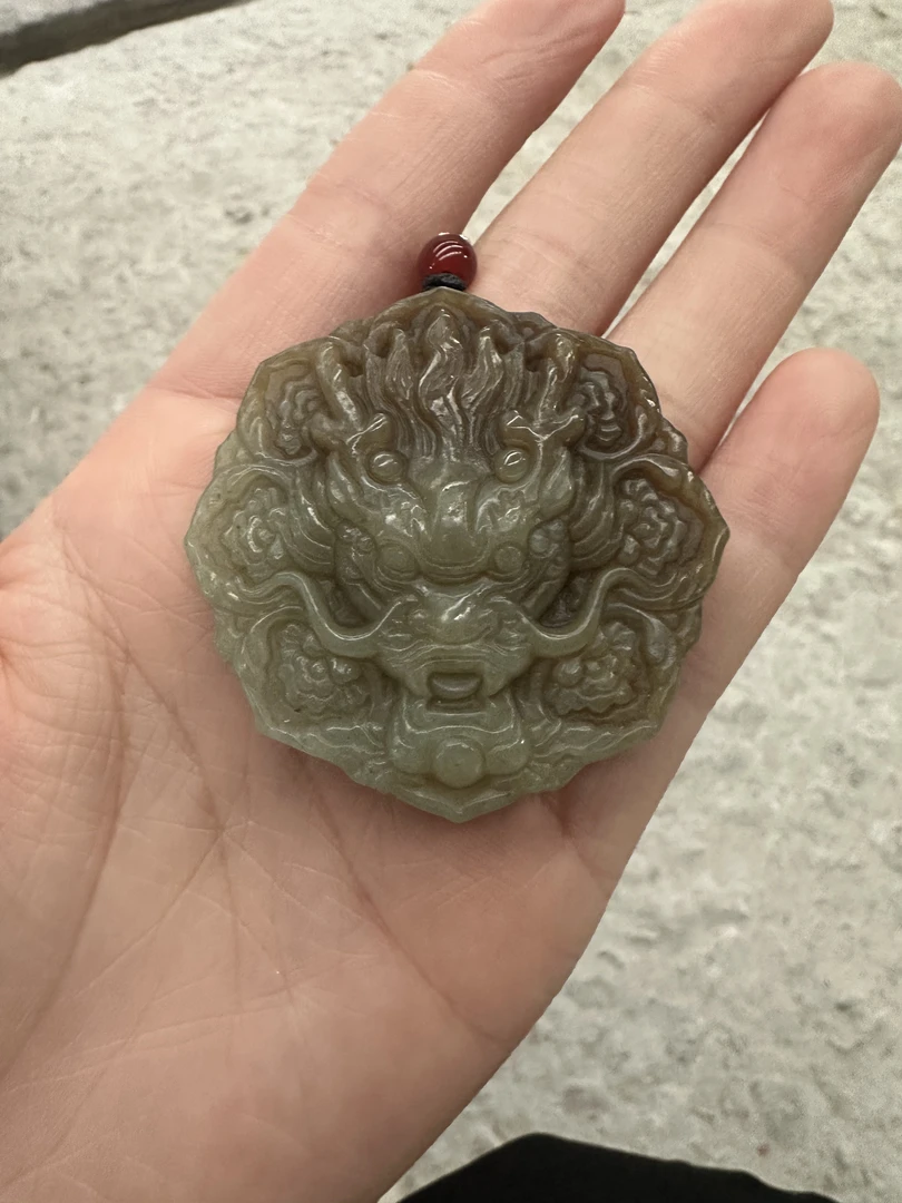 纯天然和田玉龙牌吊坠