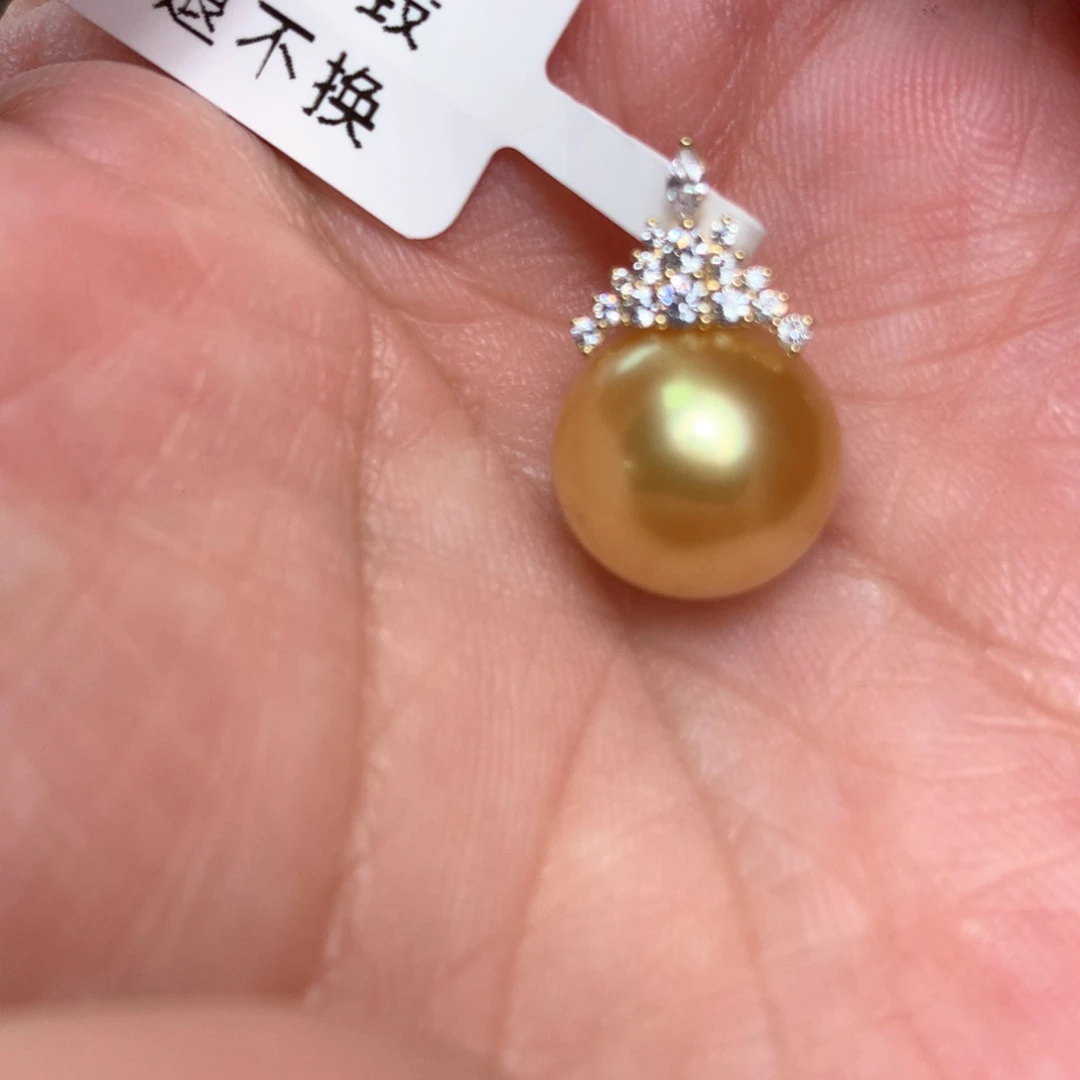 颈饰18K金镶嵌海水珍珠