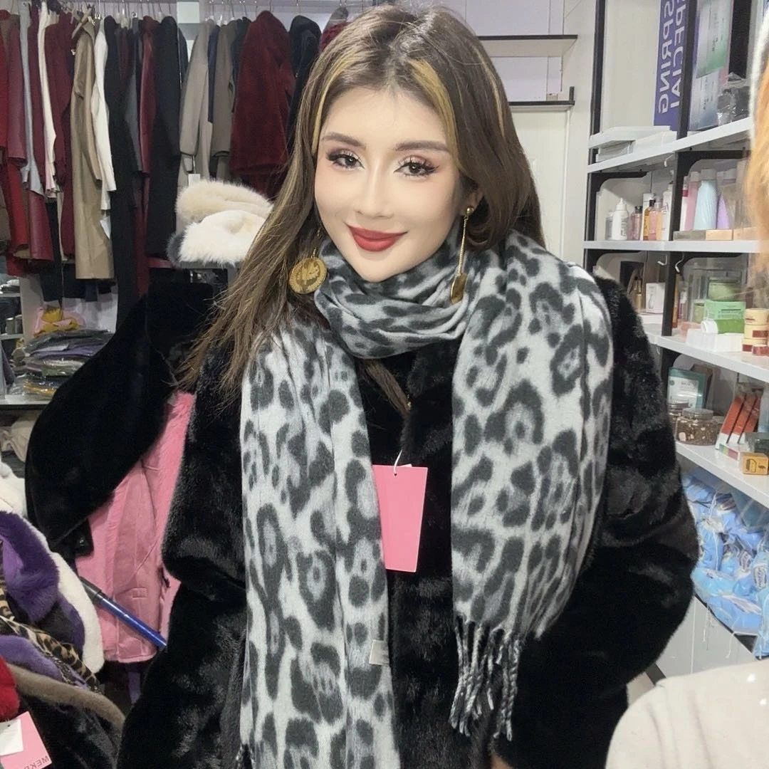 mekri直播间推荐的网红Xarpa围巾