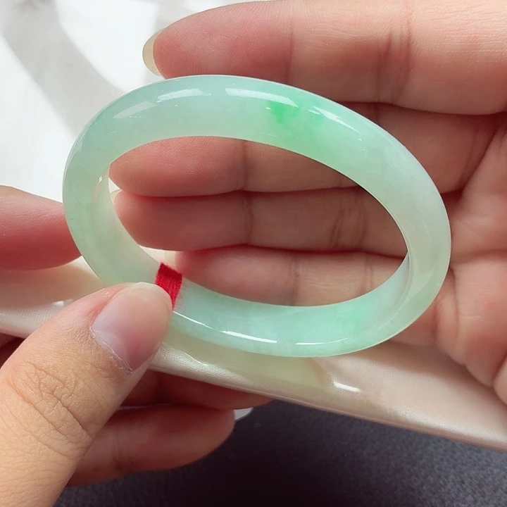 翡翠未镶嵌手镯（贵妃镯）天然缅甸A货翡翠