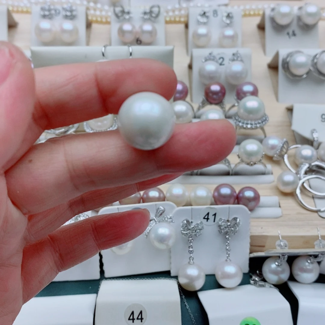 君****银S925镶嵌淡水珍珠吊坠(赠链)