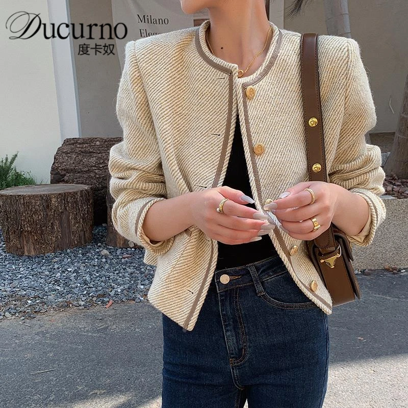 卡其色小香风短款外套女2025年秋季新款休闲气质名媛风通勤上衣