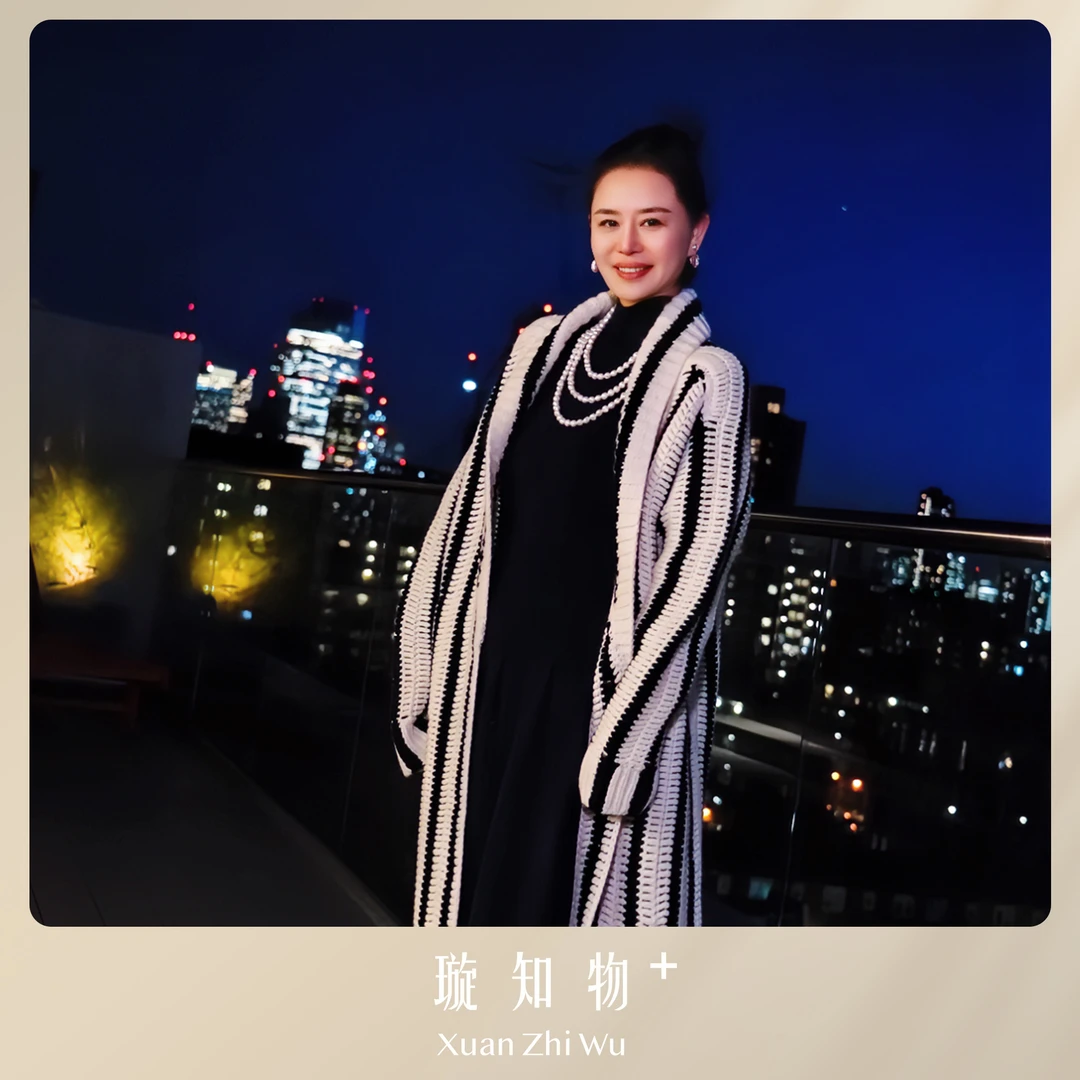 奥布里长款毛衣 黑白条纹轻奢时尚王璇原创设计
