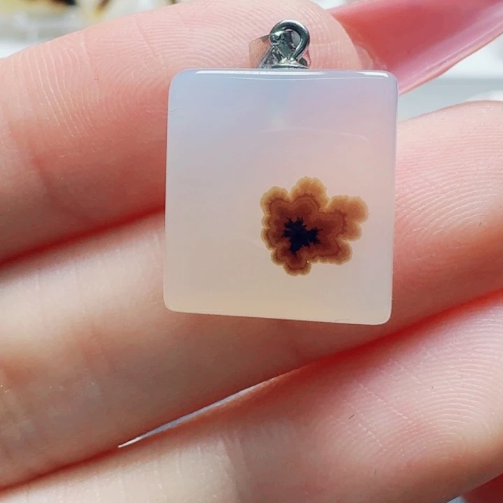 玛瑙/玉髓未镶嵌珠宝奇石