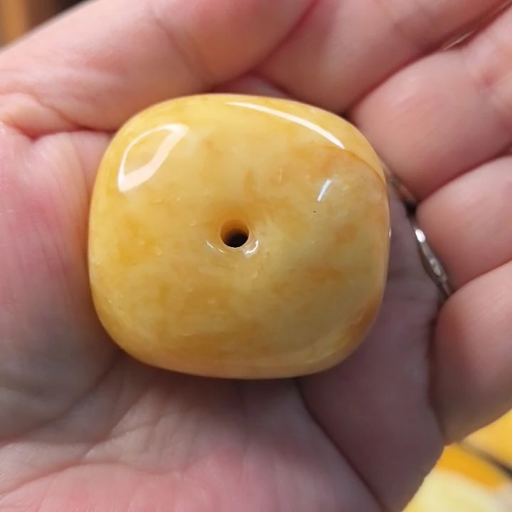 蜜蜡颈饰未镶嵌平安扣