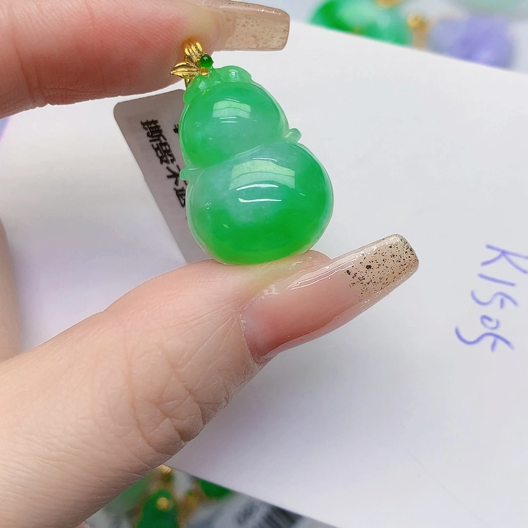 颈饰18K金镶嵌翡翠