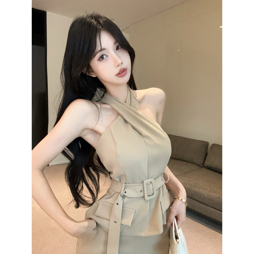 交叉挂脖气质设计感露背收腰无袖上衣名媛性感显瘦包臀半身裙套装