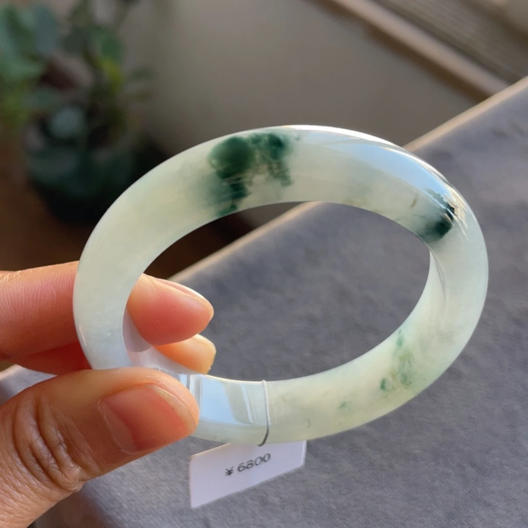 翡翠未镶嵌手镯飘花