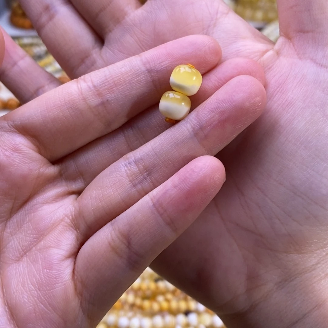 裸石琥珀未镶嵌8+老型对珠