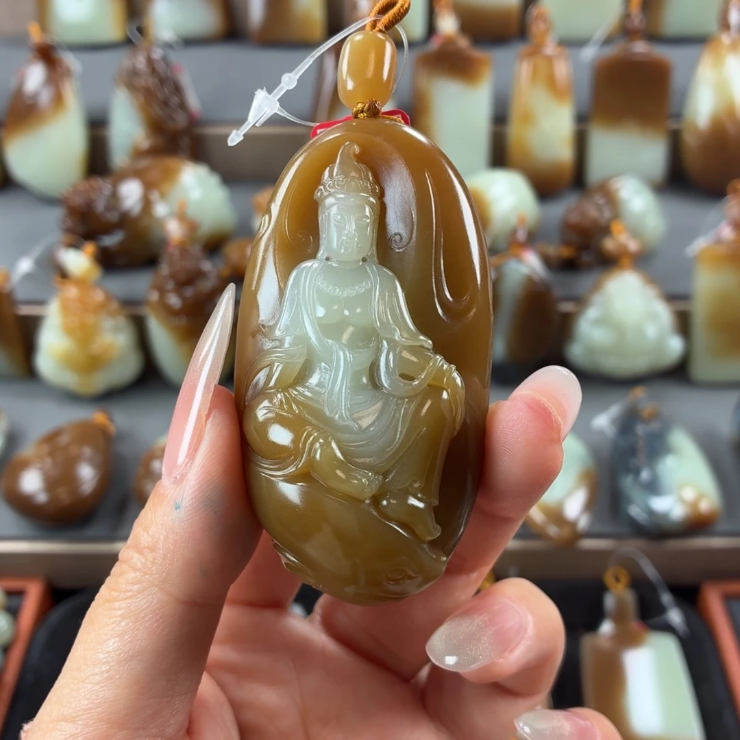 追***溯和田玉未镶嵌颈饰