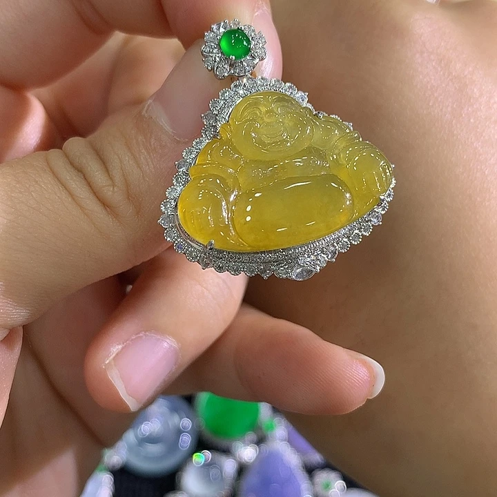 翡翠18K金镶嵌颈饰佛公