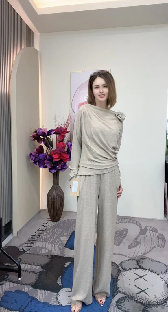 秋季休闲开衫时尚套装休闲日常圆领灰色轻奢风上衣针织百搭