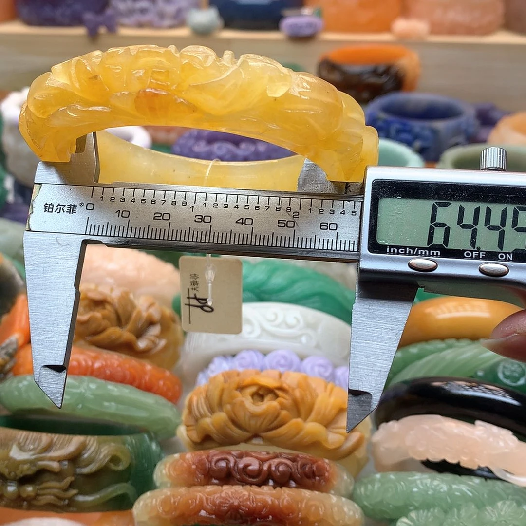 未镶嵌手镯石英质玉