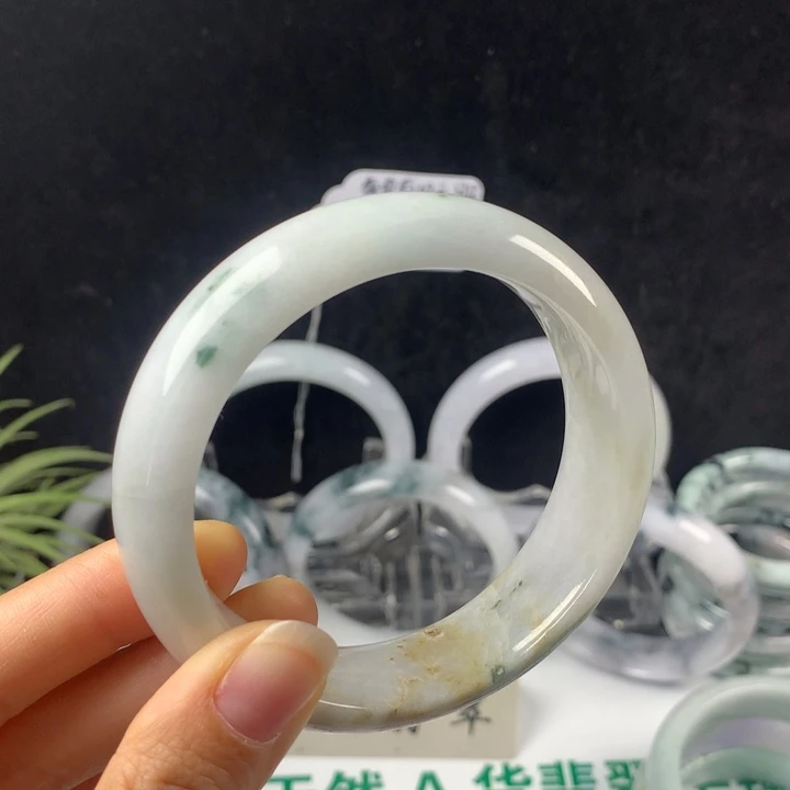 翡翠未镶嵌手镯13号。 59圈