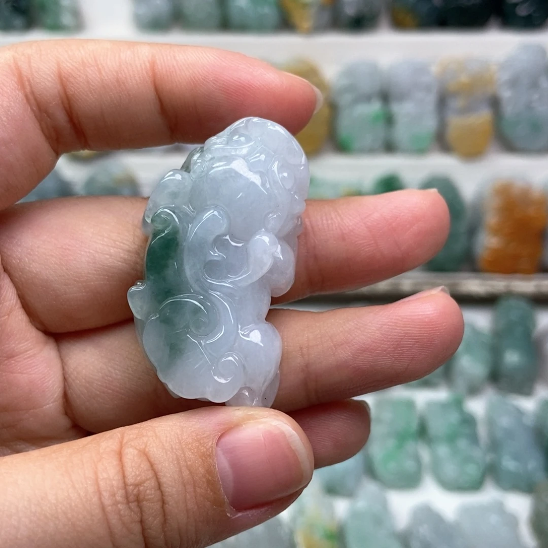 翡翠未镶嵌吊坠(赠链)