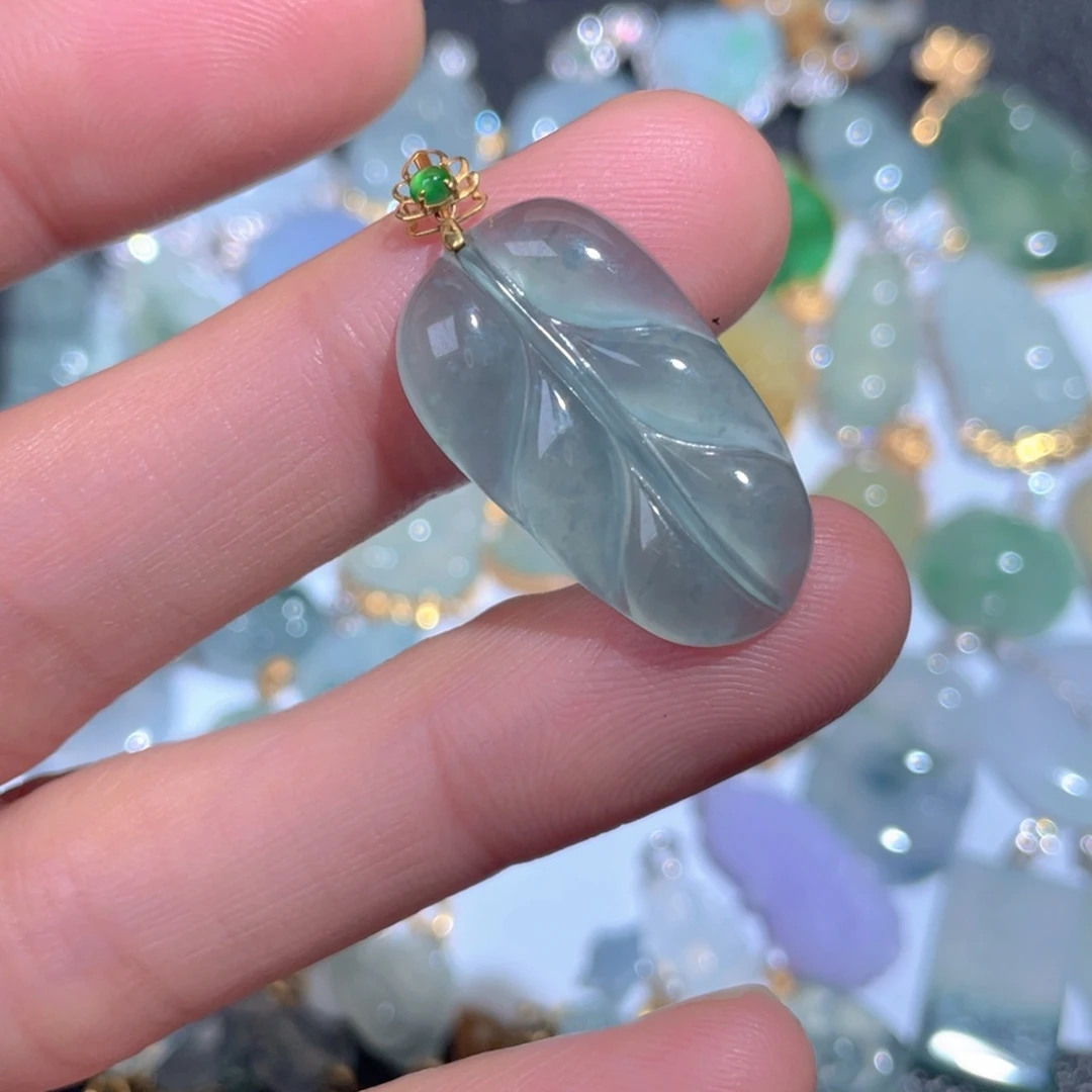 翡翠颈饰18K金镶嵌翡翠