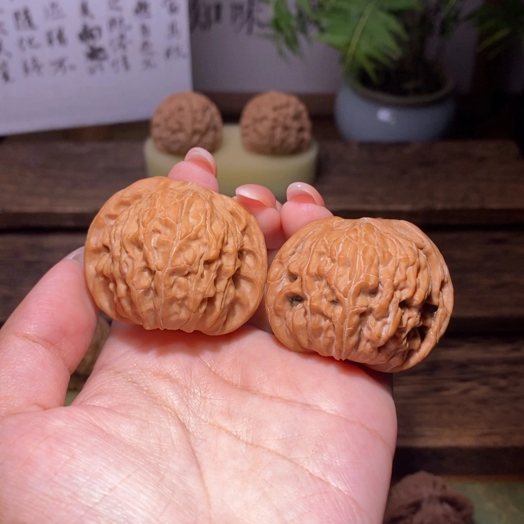 天***方吊坠文玩核桃全品42蝴蝶磨盘