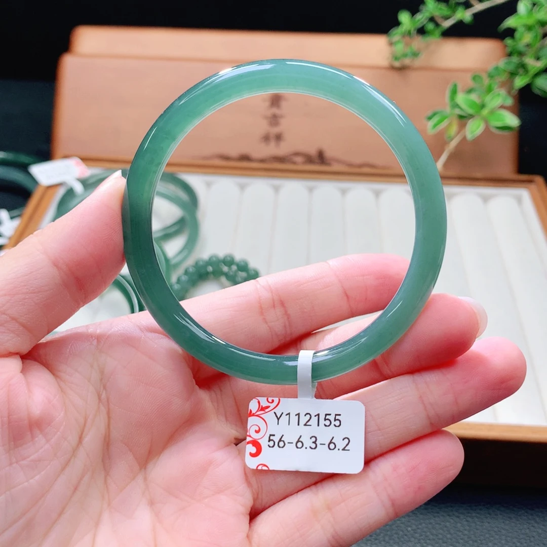 未镶嵌手镯（圆镯）翡翠