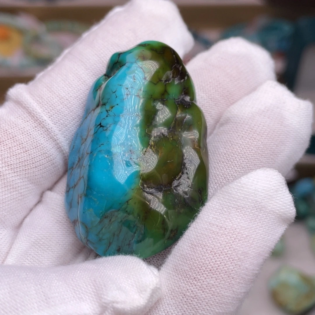 绿松石未镶嵌珠宝奇石