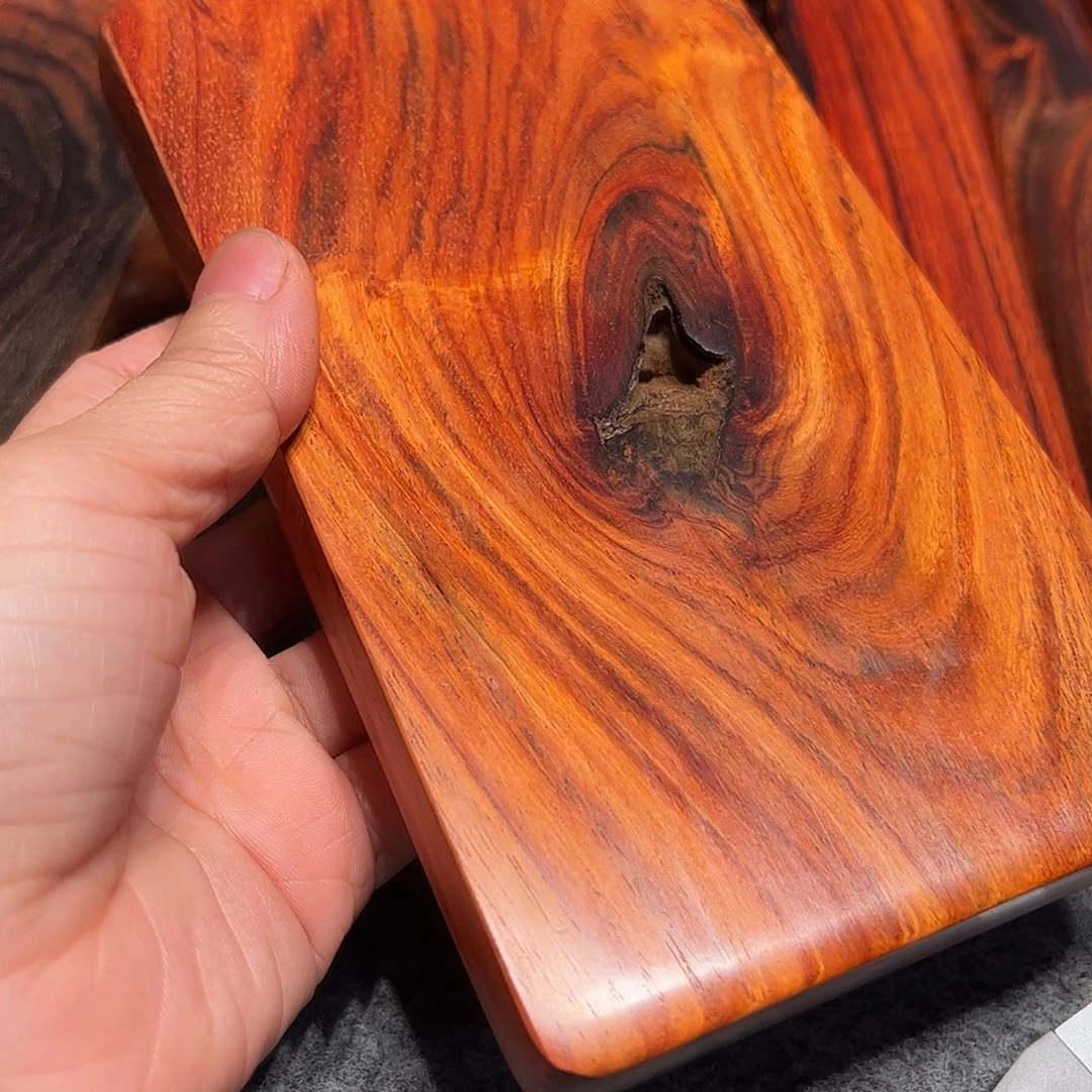 啊***看交趾黄檀（大红酸枝）