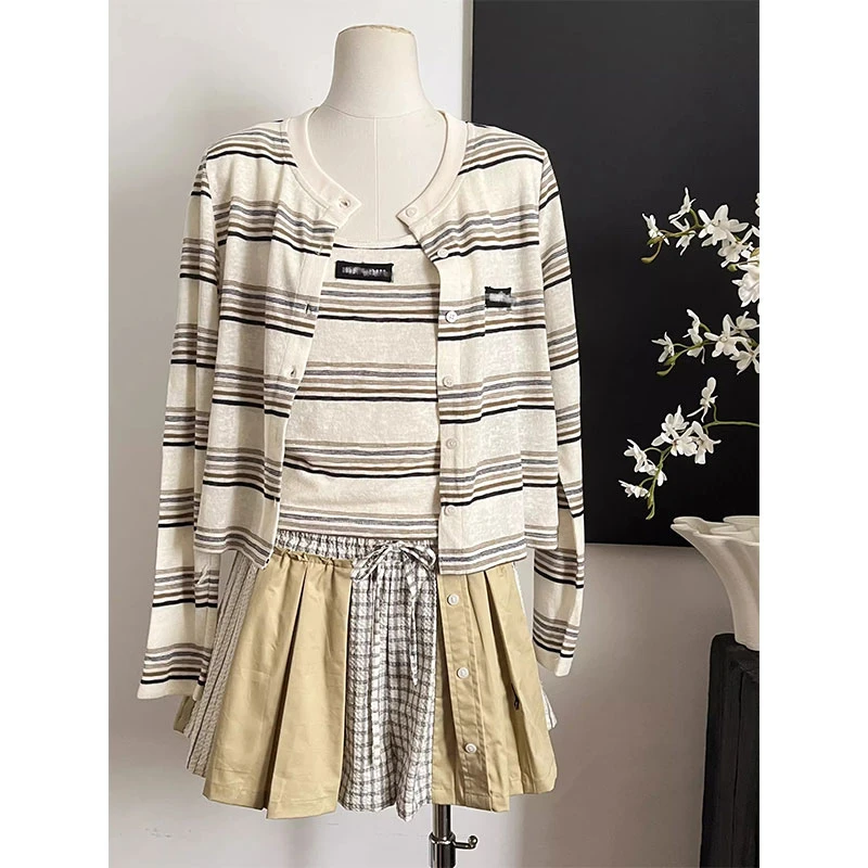 好听鸭自留款推荐~复古条纹刺绣长袖针织开衫女秋内搭吊带两件套