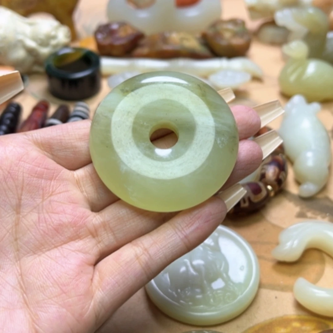 【闪购商品】蛇纹石玉颈饰未镶嵌