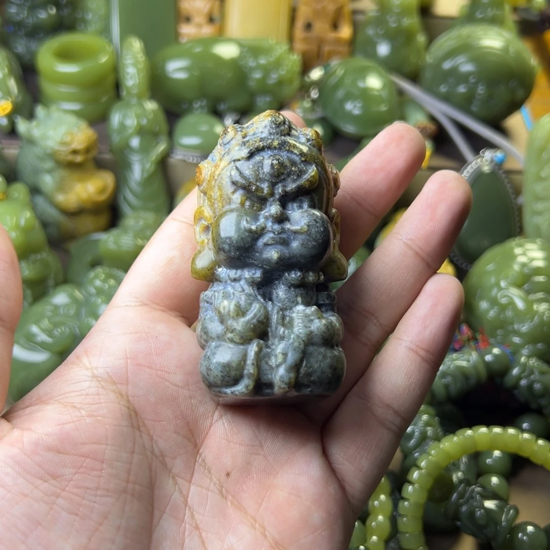 岫岩河磨玉（透闪石质玉）把件未镶嵌大**龙