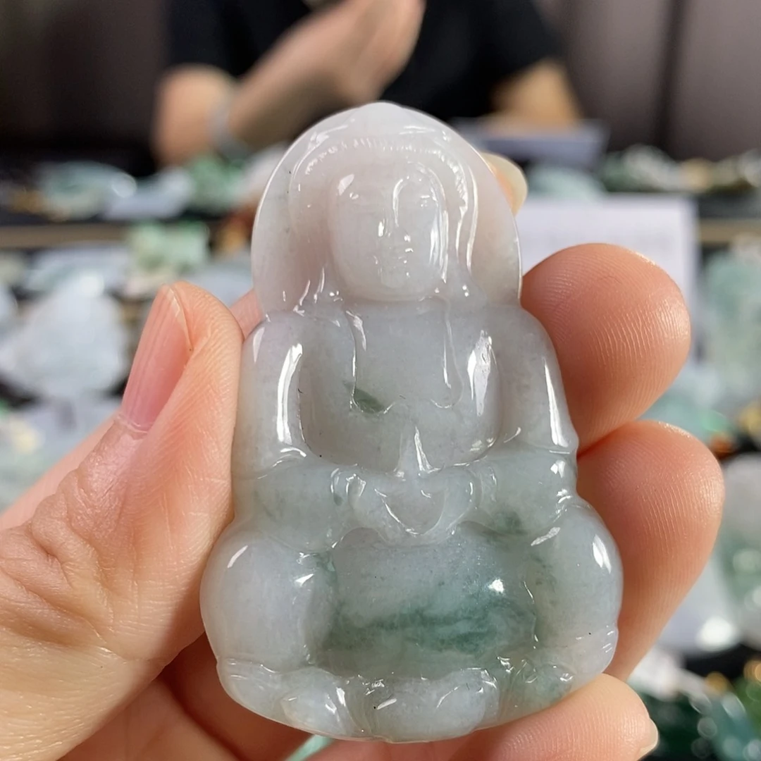 翡翠未镶嵌颈饰观音