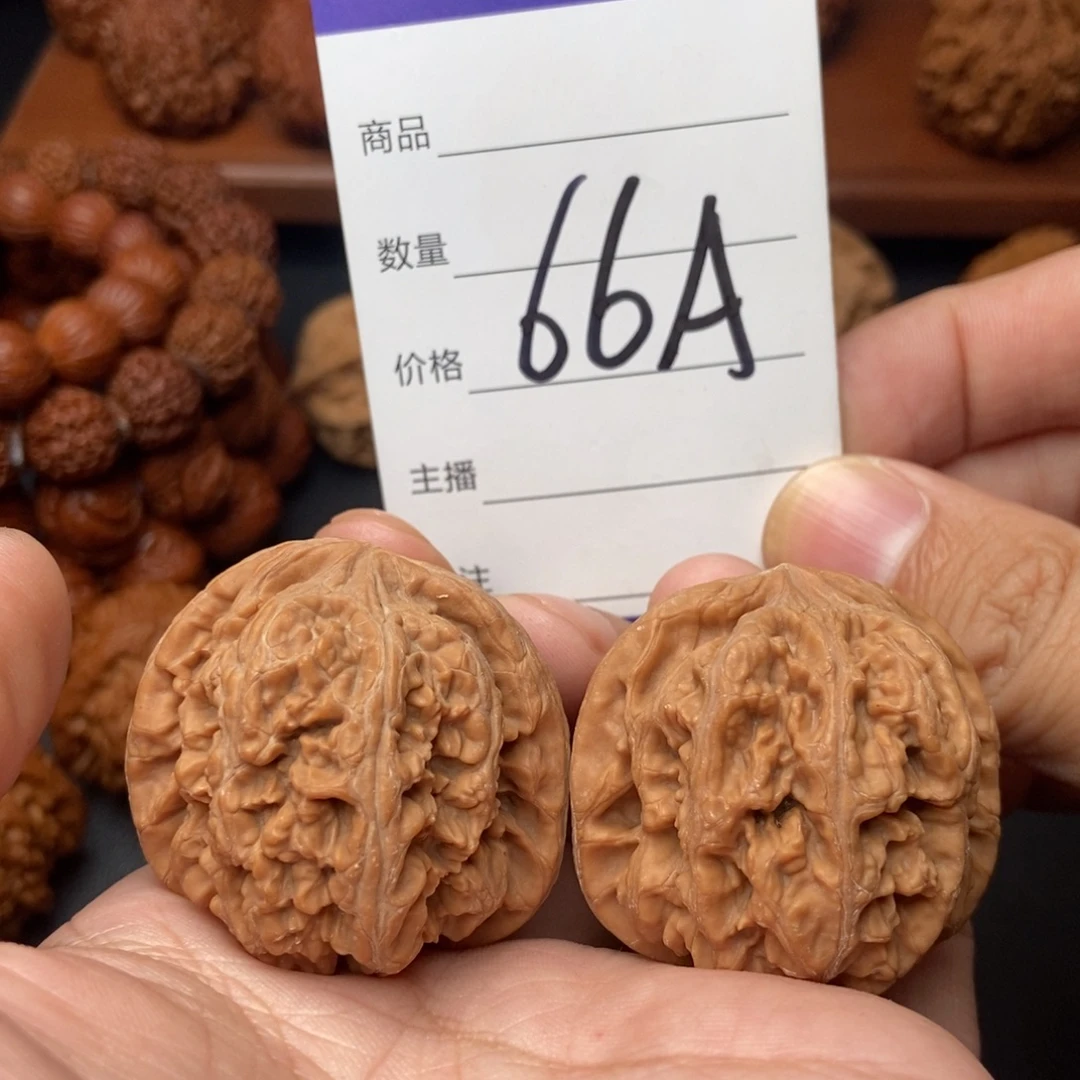文玩核桃吊坠41粗筋