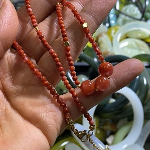 南红玛瑙颈饰未镶嵌一个