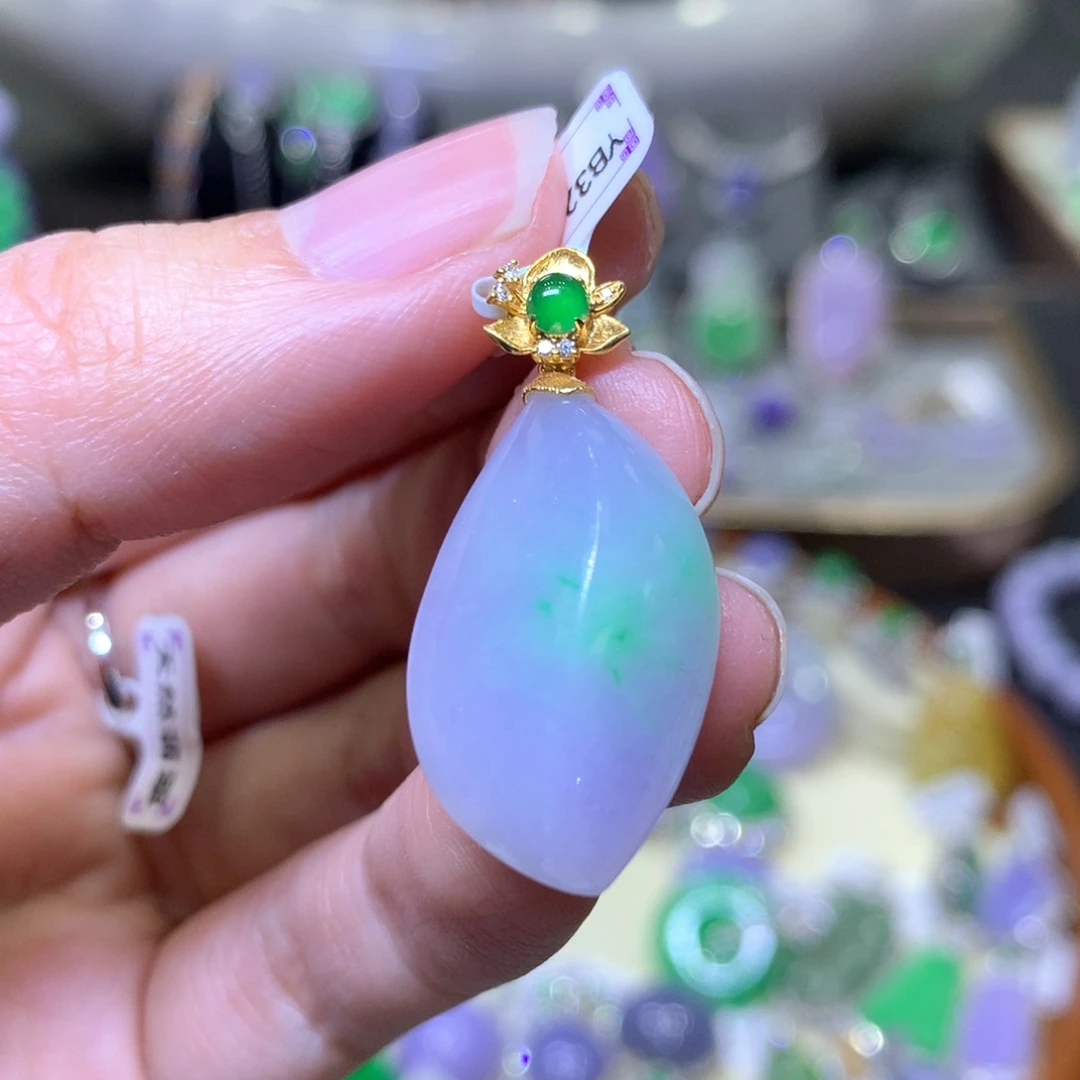 【闪购商品】翡翠颈饰18K金镶嵌翡翠吊坠项链