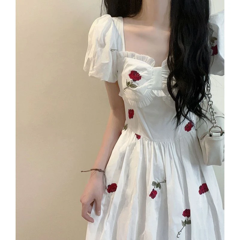 法式玫瑰印花方领泡泡袖连衣裙女夏季新款复古宫廷风收腰显瘦长裙