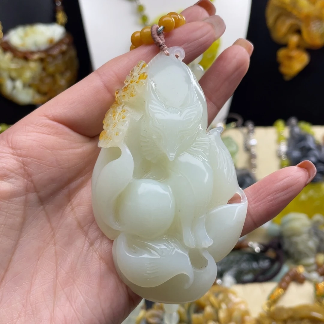 未镶嵌蛇纹石玉颈饰