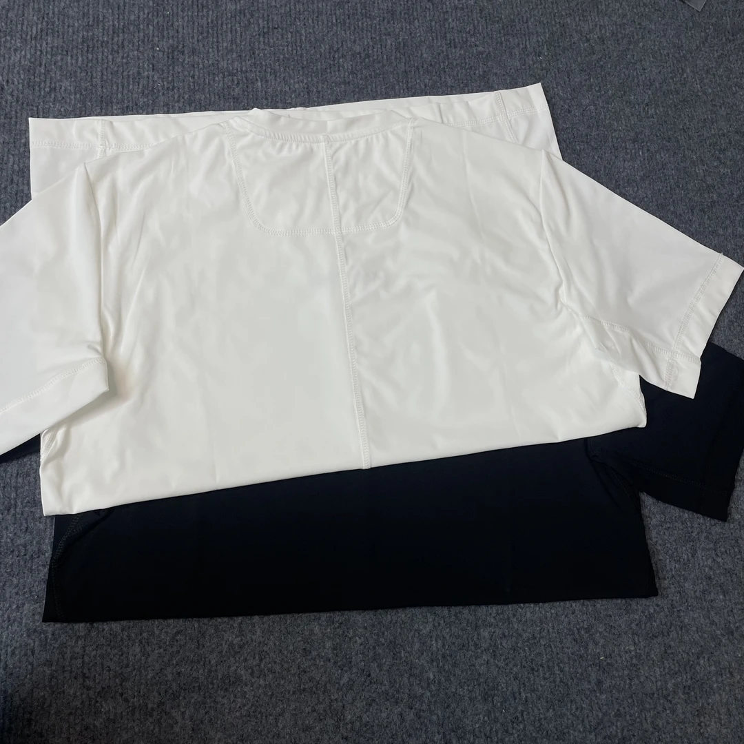 男士夏季黑白两色拼接款短袖T恤c