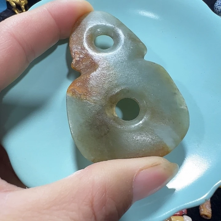 透闪石质玉未镶嵌挂件