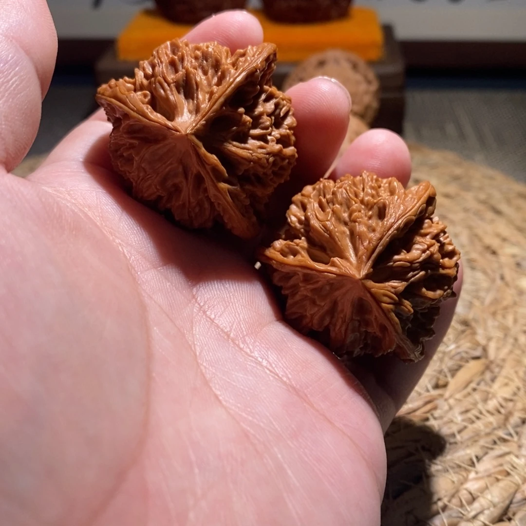 吊坠桃核蟠龙纹三棱40