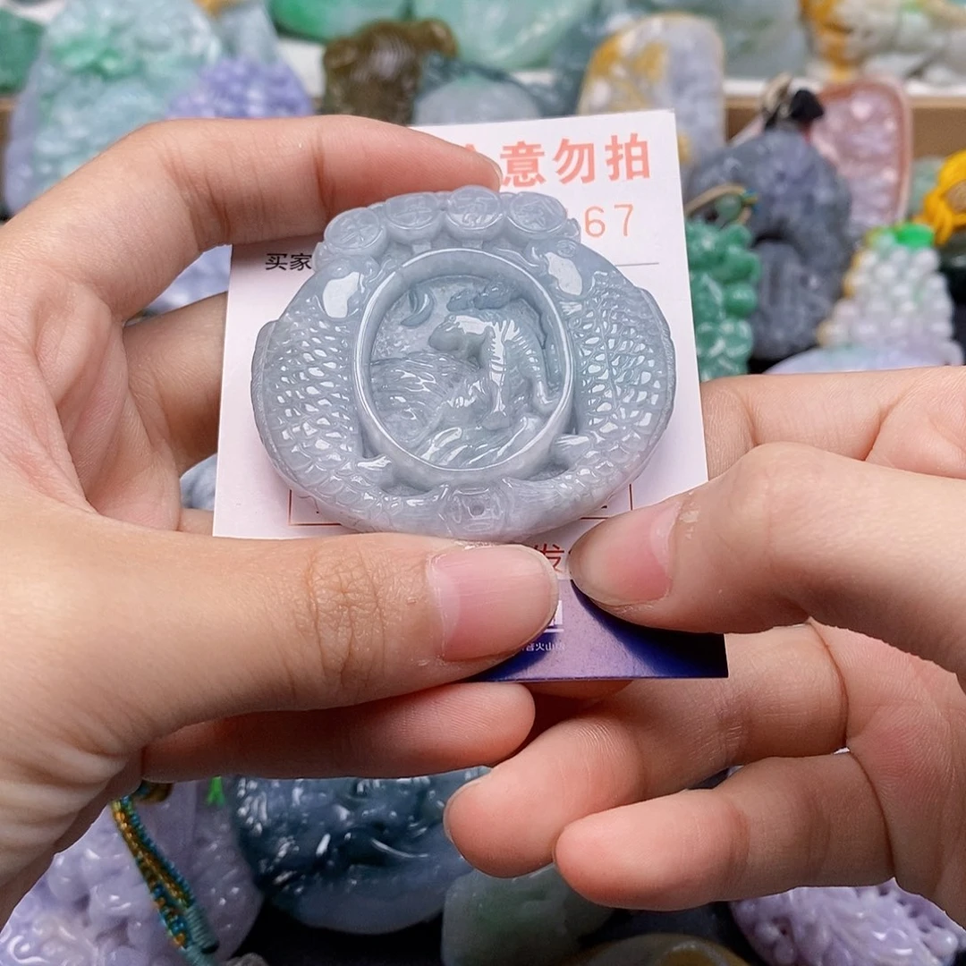 吊坠(不含链)未镶嵌翡翠