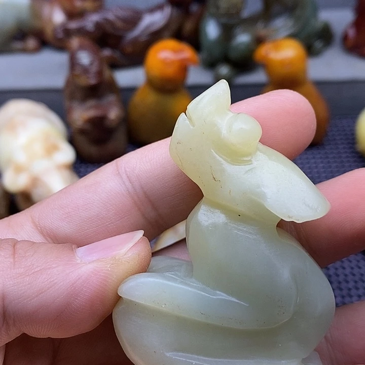 未镶嵌蛇纹石玉颈饰