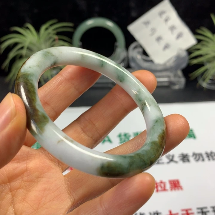 未镶嵌手镯翡翠40号。53圈口
