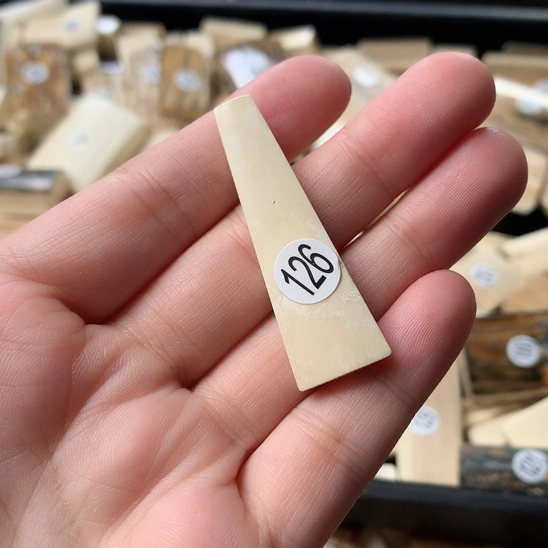 泥塑不打孔联系客服