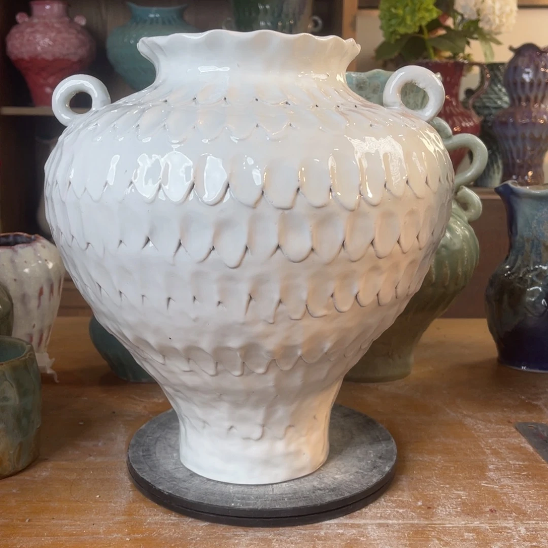 摆件爱****们陶瓷花瓶高29口径11盘泥微瑕