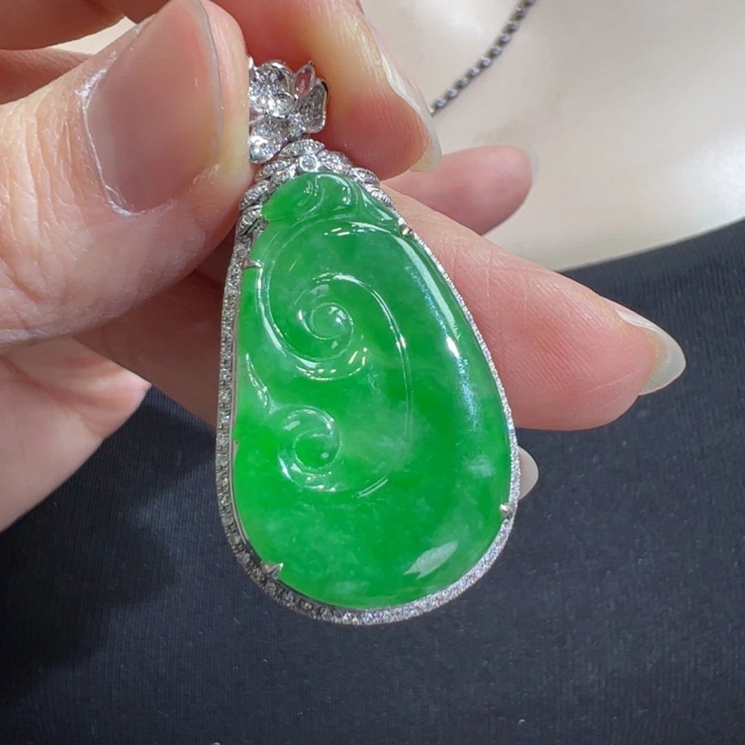 翡翠吊坠(不含链)18K金镶嵌