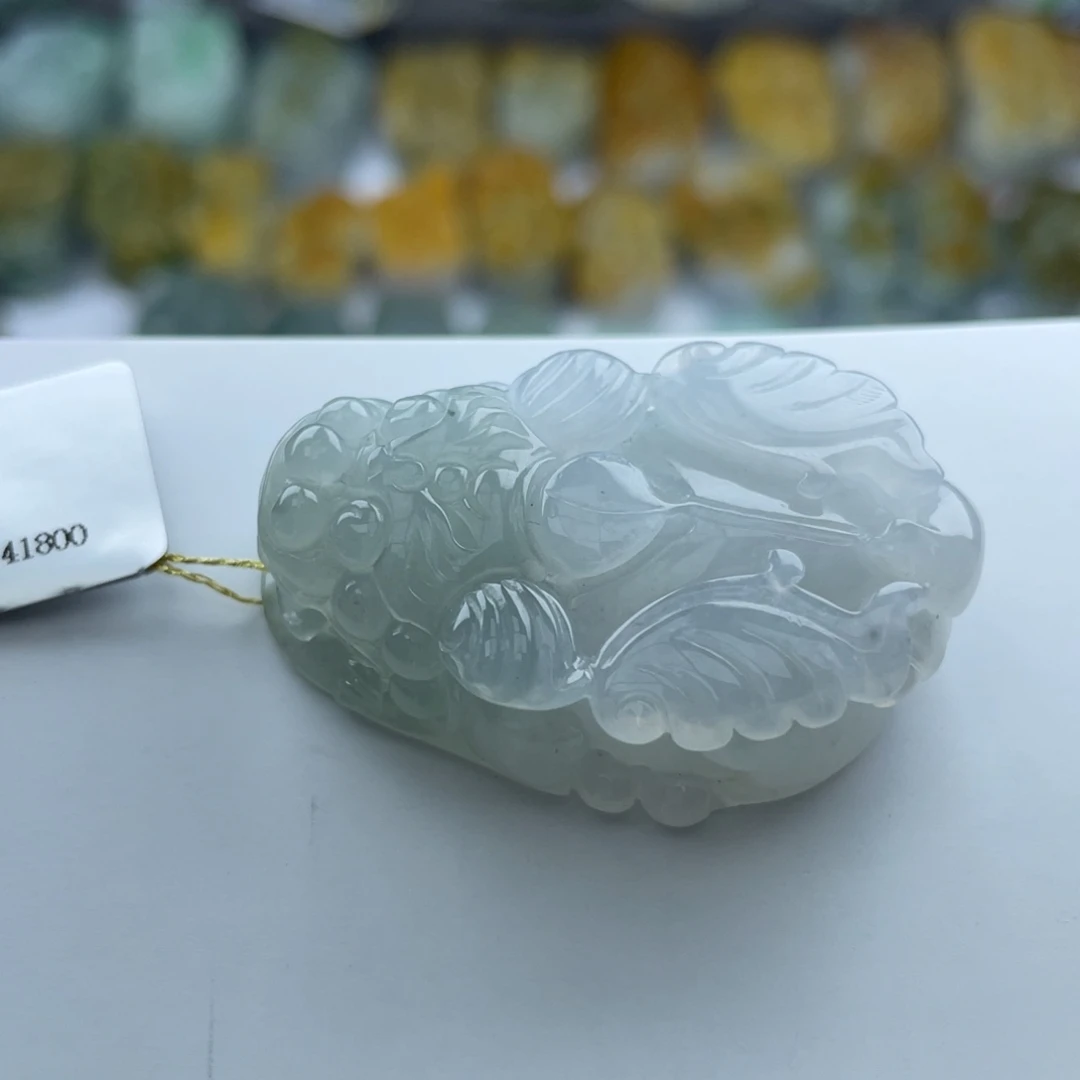 翡翠未镶嵌颈饰貔貅