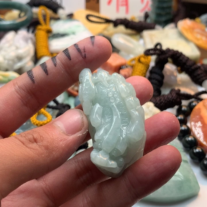 翡翠未镶嵌颈饰保真天然a货翡翠